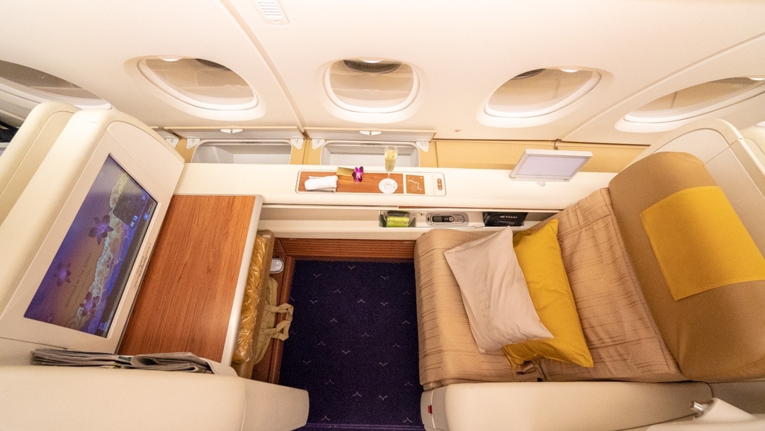 THAI AIRWAYS A380 FIRST CLASS REVIEW (BANGKOK TO PARIS)2