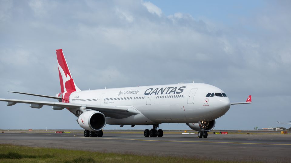 what is id50 staff travel qantas
