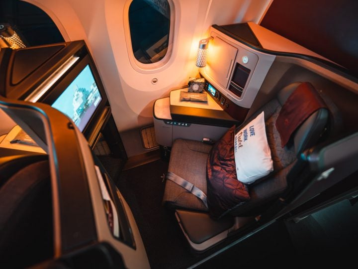 Qatar Airways B787-9 Business Class Review - Mini Qsuite