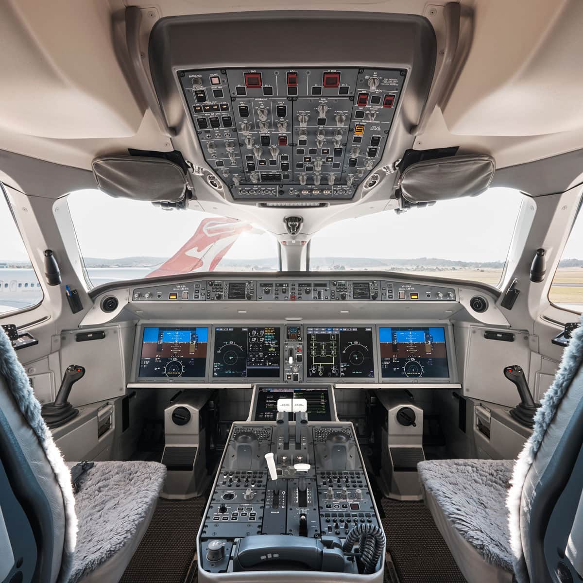 qantas-a220-flight-deck